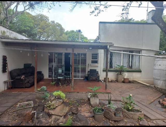 4 BEDROOM PROPERTY TO RENT IN OATLANDS